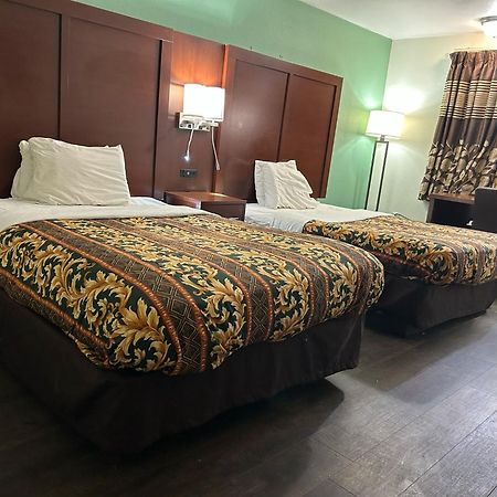 Hillcrest Motel By Oyo Aurora Near Lawrenceburg Dış mekan fotoğraf