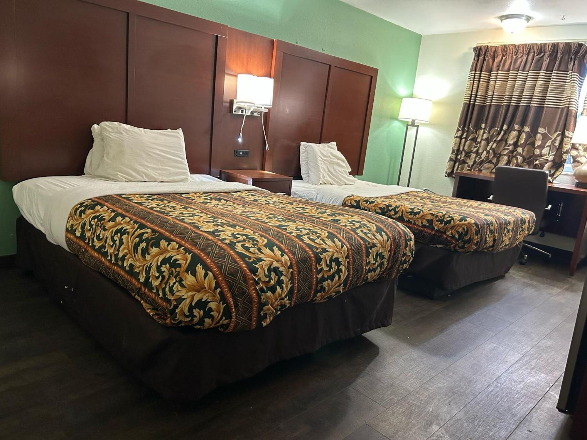 Hillcrest Motel By Oyo Aurora Near Lawrenceburg Dış mekan fotoğraf