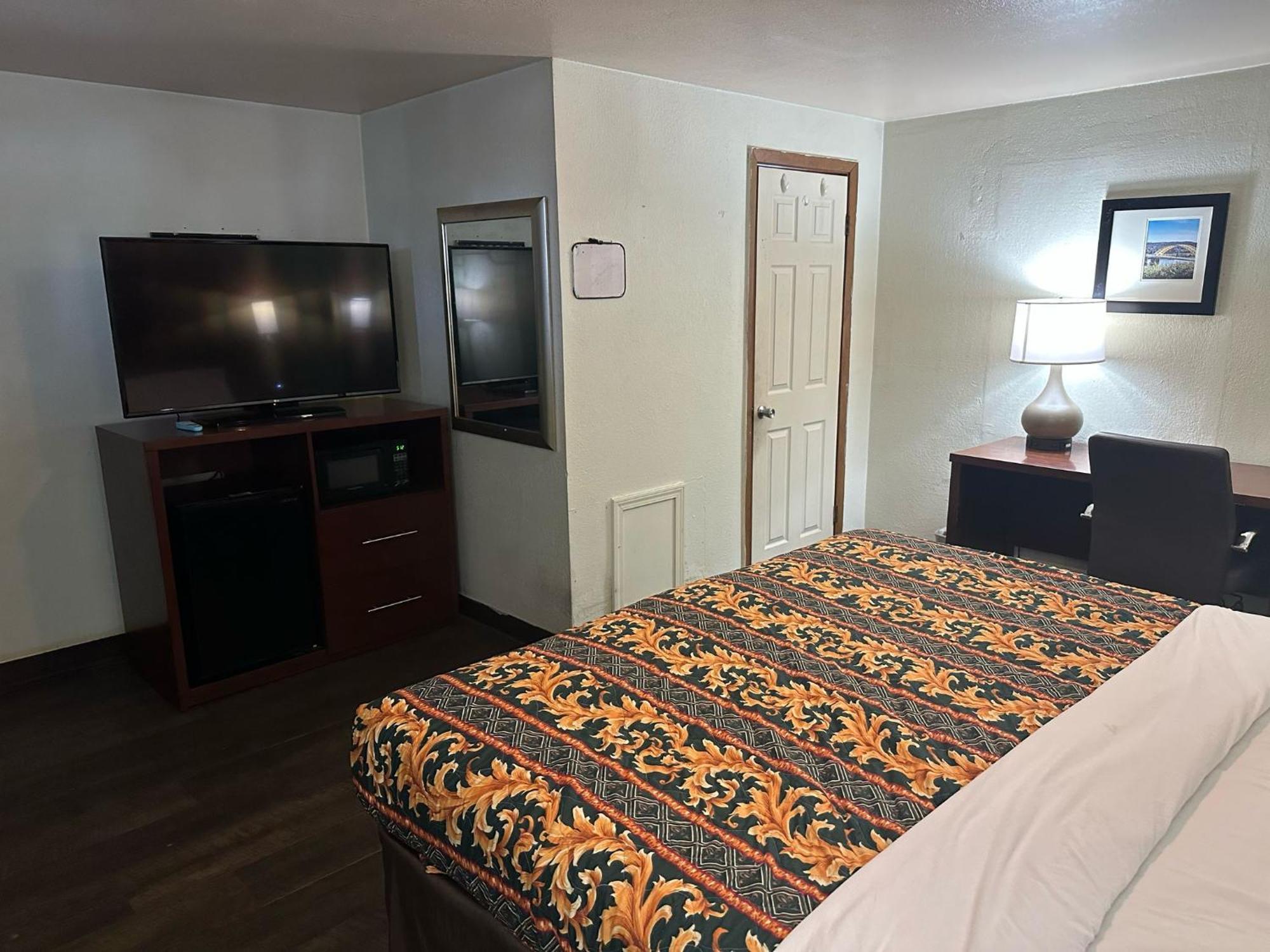 Hillcrest Motel By Oyo Aurora Near Lawrenceburg Dış mekan fotoğraf